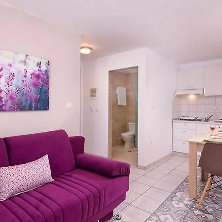 Lena 3 Апарт-отель 3*