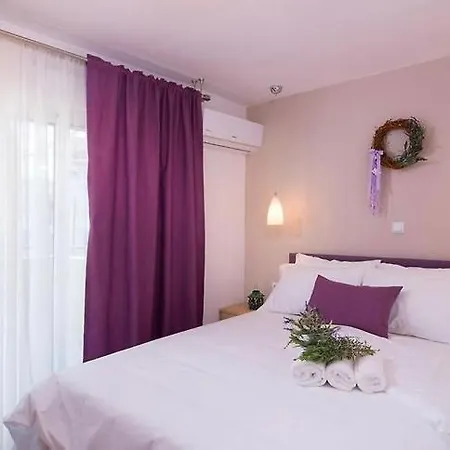 Lena 3 Lejlighedshotel