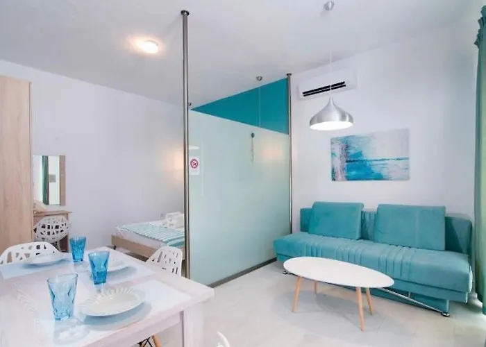 Lena 3 Aparthotel Potos